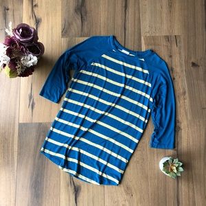 🌸 3/$20 LULAROE Striped Randy Tee
